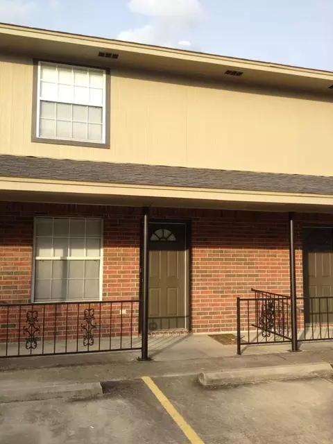 3319 Avenue H, Nederland, TX 77627