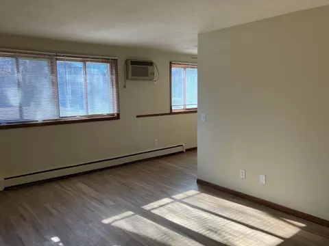 8008 W 28th St, Saint Louis Park, MN 55426