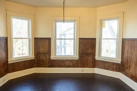 42 Dorchester St, Worcester, MA 01604