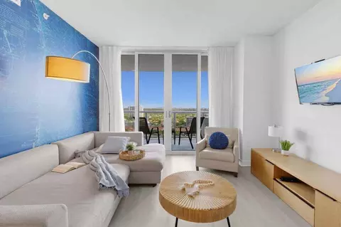 1180 E Hallandale Beach Blvd, Hallandale Beach, FL 33009
