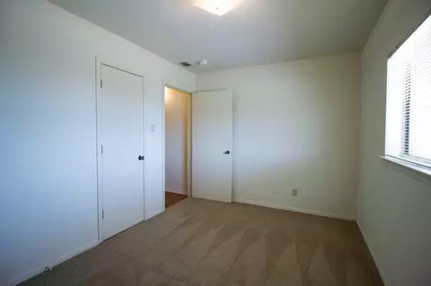 1700 W Hickory St, Denton, TX 76201