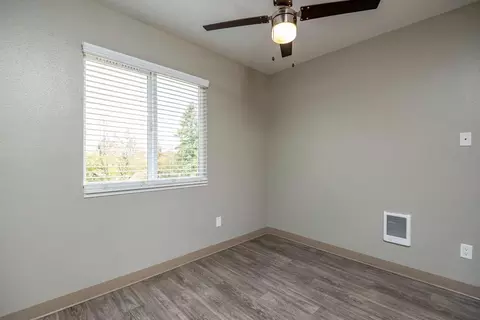 805 NE Kane Dr, Gresham, OR 97030 photo 14
