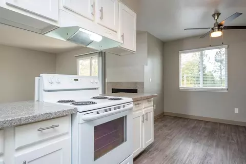 805 NE Kane Dr, Gresham, OR 97030 photo 17
