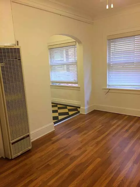 3046 NE Holladay St, Portland, OR 97232