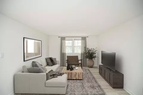103 S Policy St, Salem, NH 03079