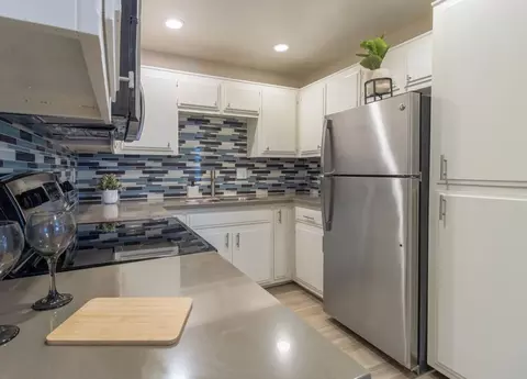 2400 Q St, Sacramento, CA 95816