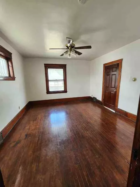 7206 Rathbun Ave, Cleveland, OH 44105
