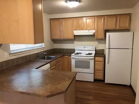 427 NE Thurston Ave, Bend, OR 97701 photo 4
