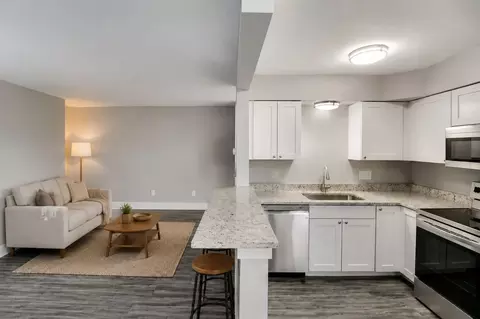 3225 Holiday Dr, Lansing, MI 48912