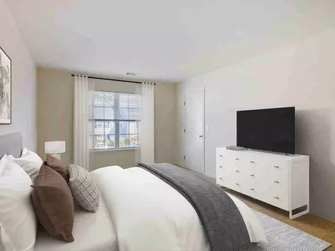 313 Avalon Cir, Smithtown, NY 11787 photo 4