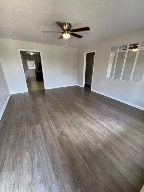 526 Charleston Ln, Lawrenceville, GA 30046
