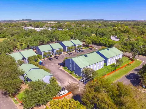400 Rosewood Ave, Boerne, TX 78006