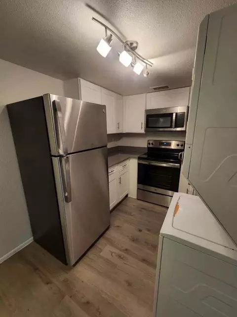 6702 N 17th Ave, Phoenix, AZ 85015