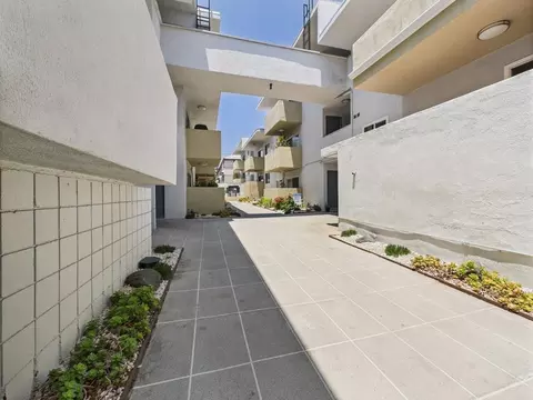 303 E Alameda Ave, Burbank, CA 91502 photo 64