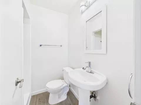 303 E Alameda Ave, Burbank, CA 91502 photo 62