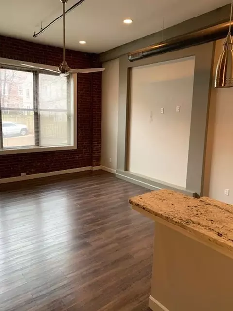 1917 Rutger St, Saint Louis, MO 63104
