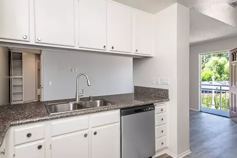 569 E 11th St, Upland, CA 91786 photo 9