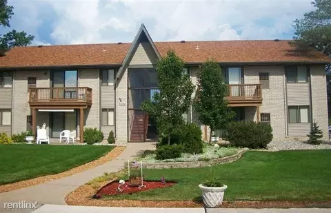 35258 W 8 Mile Rd, Farmington Hills, MI 48335