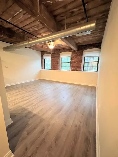 11 Vila St, Haverhill, MA 01832