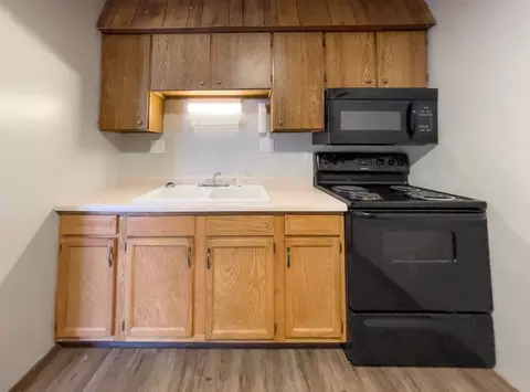 2213 E Memorial Dr, Muncie, IN 47302