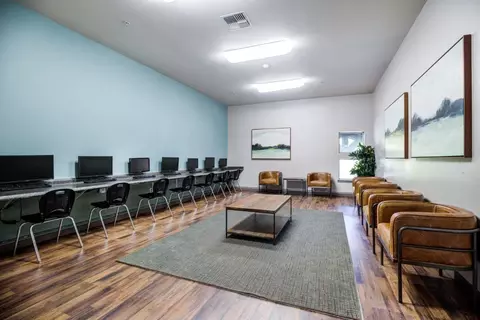 13445 Martin Luther King Jr Way S, Seattle, WA 98178 photo 6