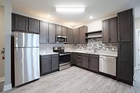 6100 Park St, Shawnee, KS 66216