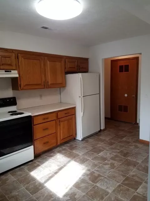 Cryer Ave, Omaha, NE 68144