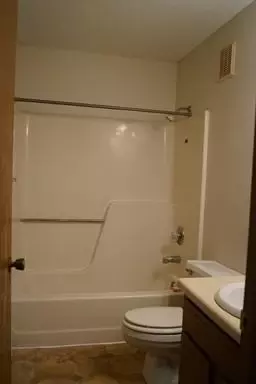 1301 S Cleveland Ave, Sioux Falls, SD 57103