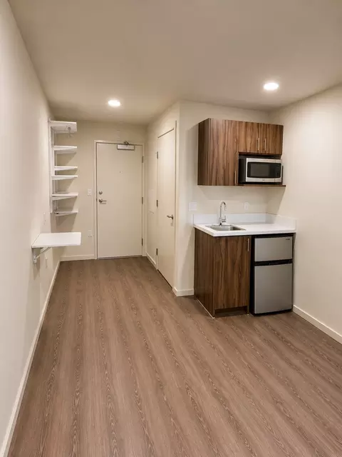 330 4th St, Kirkland, WA 98033