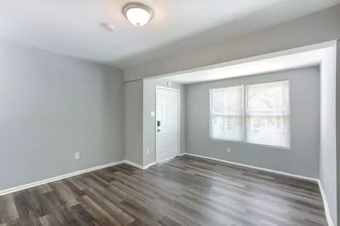 917 W Victory Dr, Savannah, GA 31405