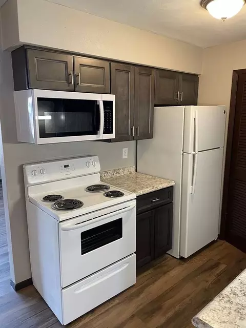 219 Freedom Dr, Belleville, IL 62226