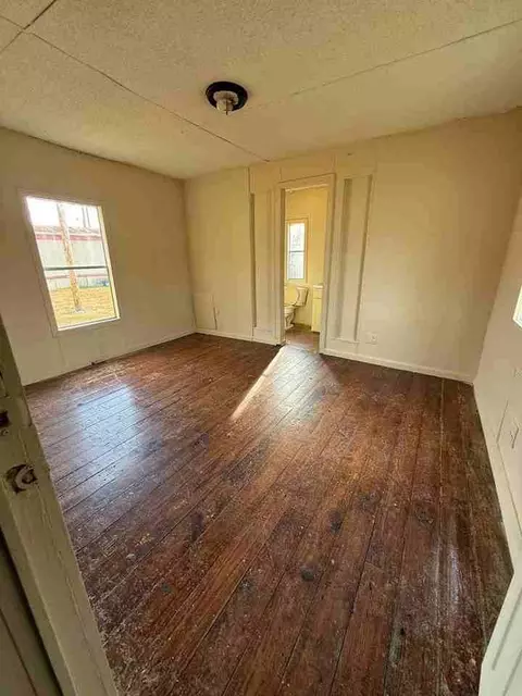 100 Willow St, Shannon, MS 38868