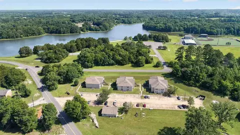 100 Alex Pl, Livingston, AL 35470