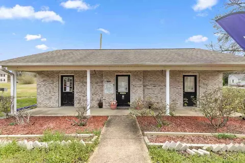 100 Alex Pl, Livingston, AL 35470