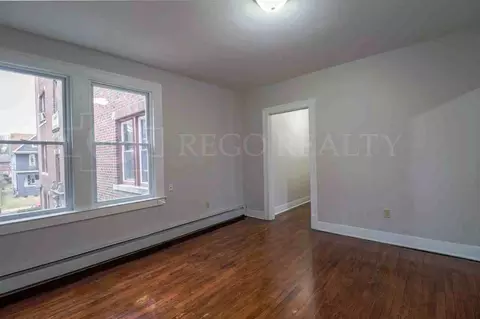 451 Edgewood St, Hartford, CT 06112