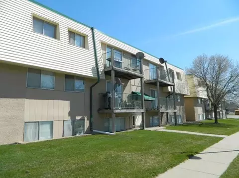 6516 N 64th Plz, Omaha, NE 68152