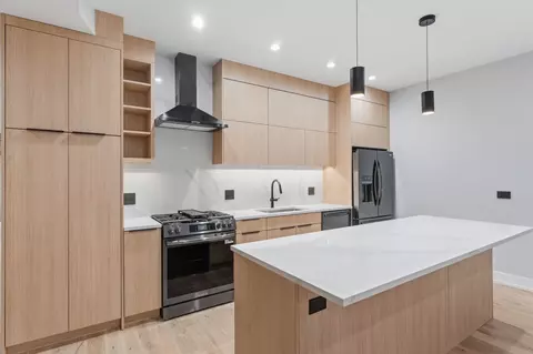 7724 N Eastlake Ter, Chicago, IL 60626