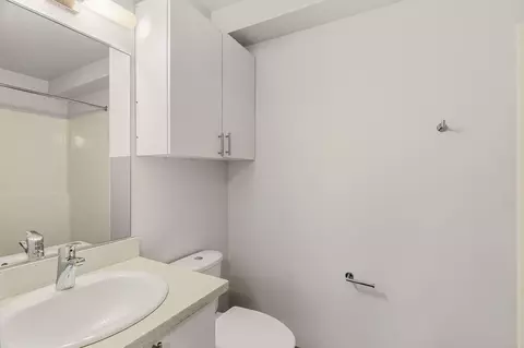 422 11th Ave E, Seattle, WA 98102