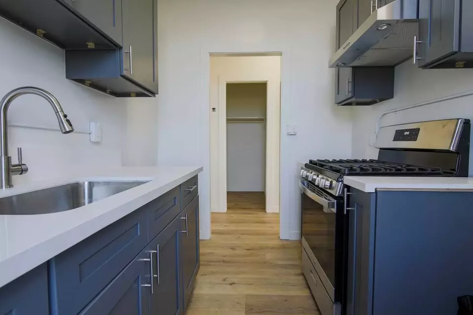  960 S Oxford Ave, Los Angeles, CA 90006 photo 14