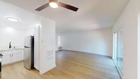 7503 Hazeltine Ave, Van Nuys, CA 91405