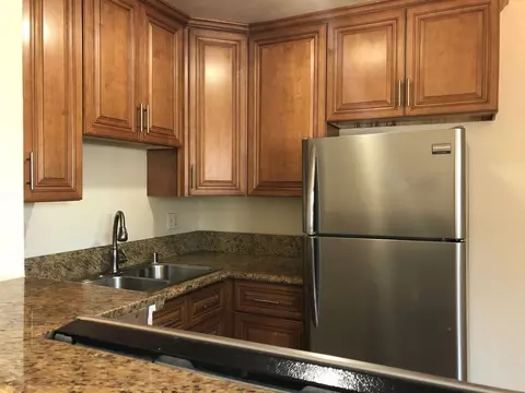 2041 Garnet Ave, San Diego, CA 92109
