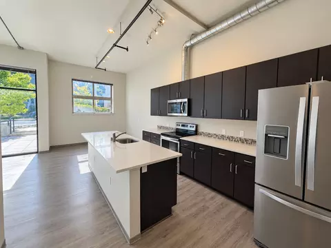 2400 E Boston St, Seattle, WA 98112