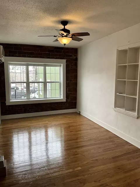 224 5th St, West Des Moines, IA 50265
