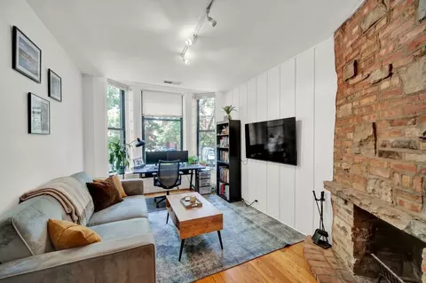 451 W Belden Ave, Chicago, IL 60614 photo 2