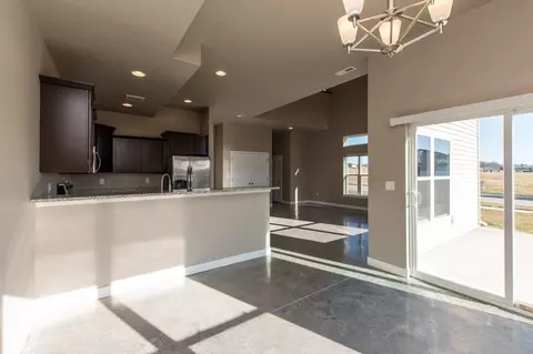 139 Bainberry St, Tiffin, IA 52340