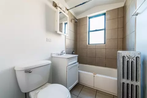 7700 S Kingston Ave, Chicago, IL 60649 photo 12