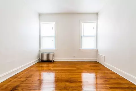 7700 S Kingston Ave, Chicago, IL 60649 photo 8