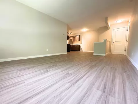 n142w6196 Concord St, Cedarburg, WI 53012