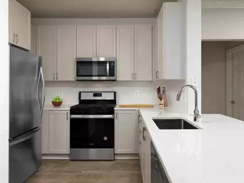 10306 Strathmore Hall St, North Bethesda, MD 20852 photo 3