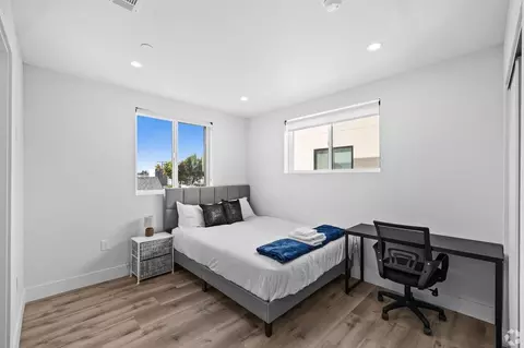 2013 Raymond Ave, Los Angeles, CA 90007